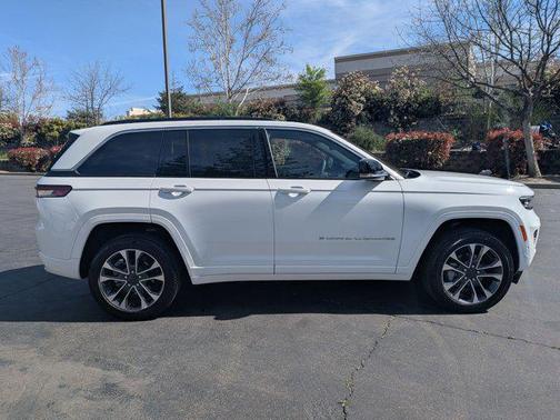 2025 Jeep Grand Cherokee Overland