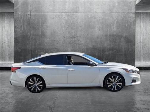 2020 Nissan Altima SR FWD