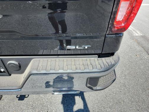 Onyx Black 2026 GMC Sierra 1500 SLT