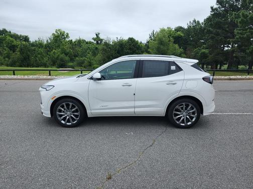 White Frost Tricoat 2026 Buick Encore GX Avenir