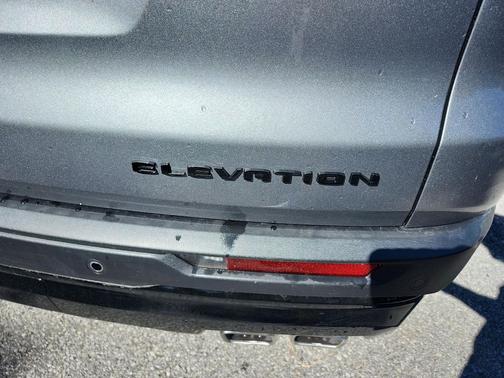 2026 GMC Acadia Elevation FWD