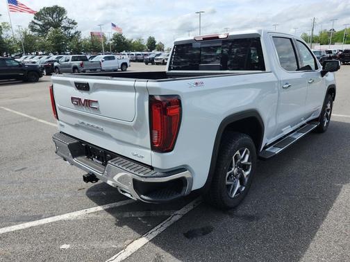 Glacier White Tricoat 2026 GMC Sierra 1500 SLT