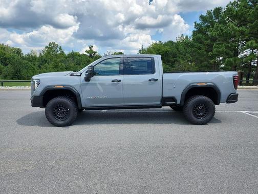 2025 GMC Sierra 2500 AT4