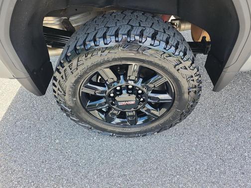 Sterling Metallic 2025 GMC Sierra 2500 AT4