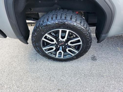 2025 GMC Sierra 1500 AT4