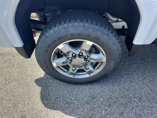 2026 GMC Sierra 2500 SLT