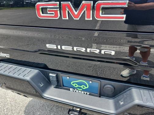 Onyx Black 2025 GMC Sierra 1500 AT4