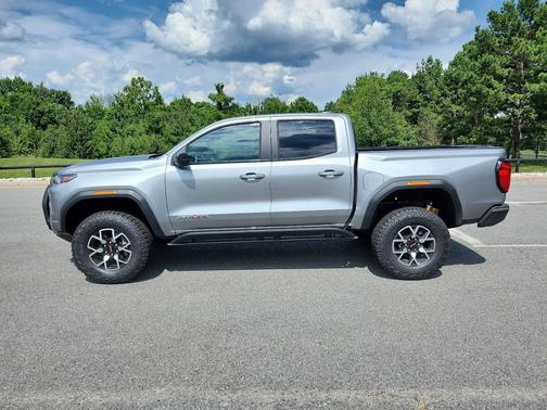 2025 GMC Canyon AT4