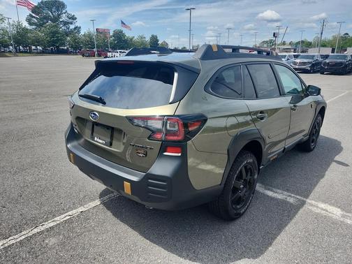 Autumn Green Metallic 2025 Subaru Outback Wilderness
