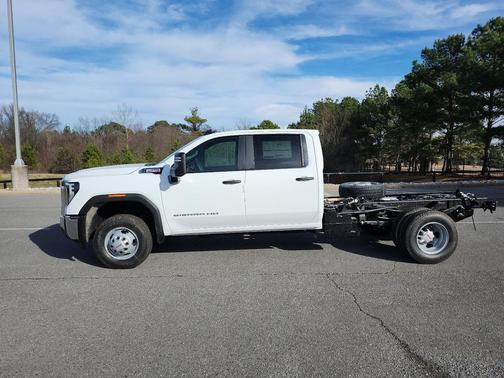 2026 GMC Sierra 3500 Base
