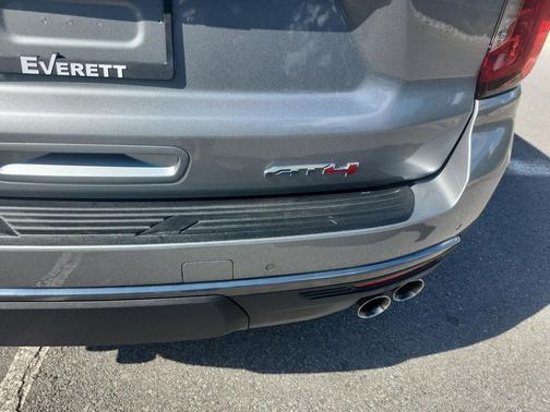 2024 GMC Yukon 4WD AT4