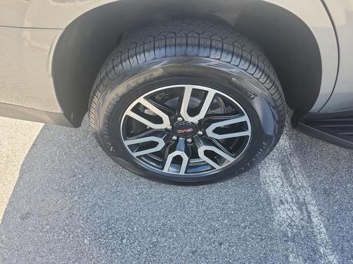 2024 GMC Yukon 4WD AT4