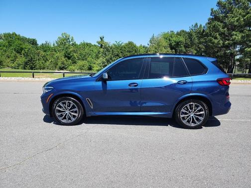 Phytonic Blue Metallic 2023 BMW X5 M50i