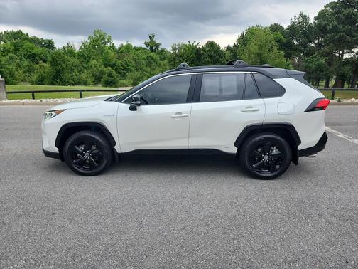 Blizzard Pearl w/Midnight Black Roof 2020 Toyota RAV4 Hybrid SE