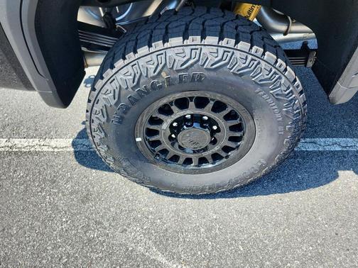 2025 GMC Sierra 2500 AT4