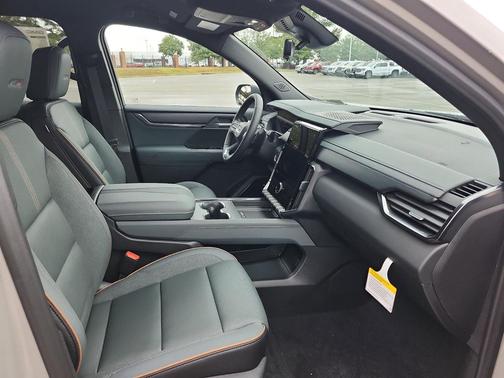 2026 GMC Acadia AT4 AWD