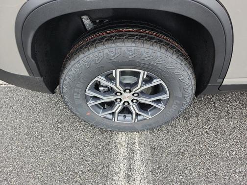 2026 GMC Acadia AT4 AWD