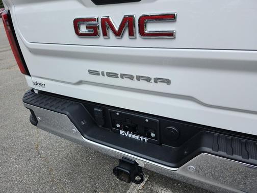 Summit White 2025 GMC Sierra 2500 SLT