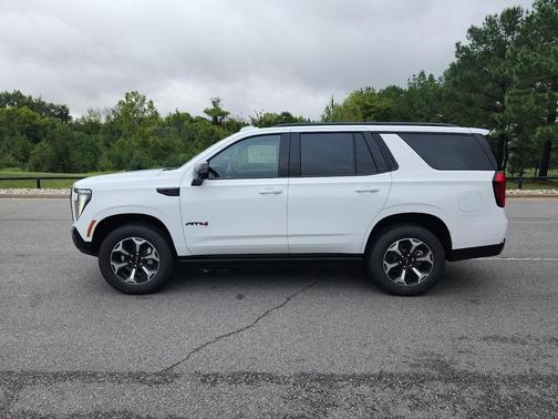 2026 GMC Yukon 4WD AT4