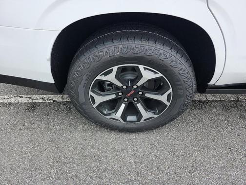 2026 GMC Yukon 4WD AT4