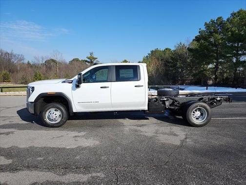 2025 GMC Sierra 3500 Base