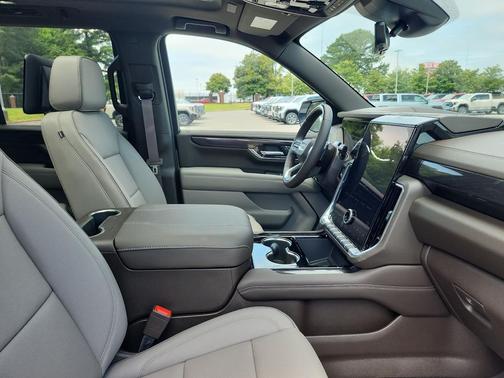 Summit White 2026 GMC Yukon 4WD Elevation