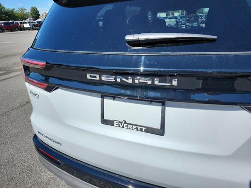 2026 GMC Acadia Denali