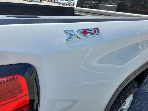 Summit White 2021 GMC Sierra 1500 SLT