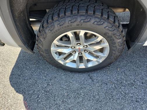 Summit White 2021 GMC Sierra 1500 SLT