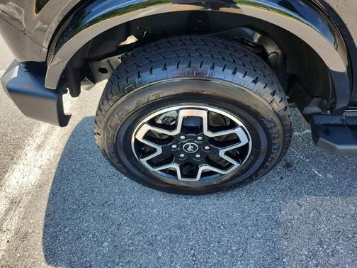 2024 Ford Bronco Outer Banks