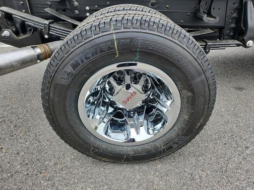 Sterling Metallic 2026 GMC Sierra 3500 SLE