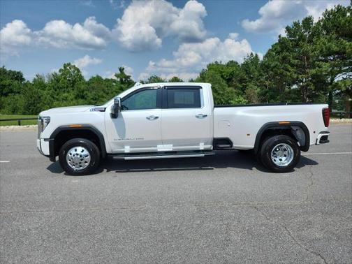 2024 GMC Sierra 3500 Denali