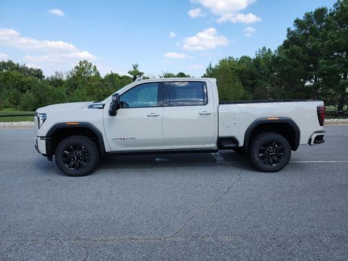 2026 GMC Sierra 2500 AT4