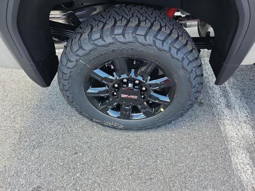 2026 GMC Sierra 2500 AT4