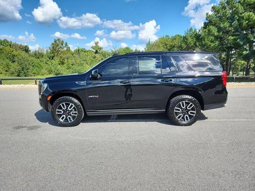 2024 GMC Yukon 4WD AT4