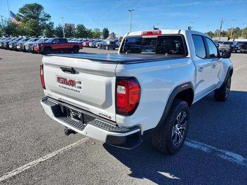 2024 GMC Canyon AT4