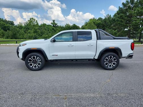 2025 GMC Canyon AT4