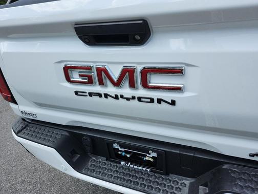 2025 GMC Canyon AT4