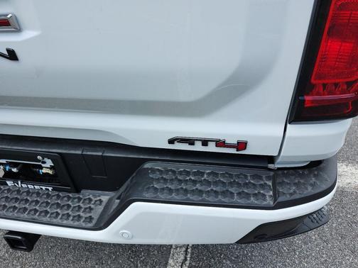 2025 GMC Canyon AT4