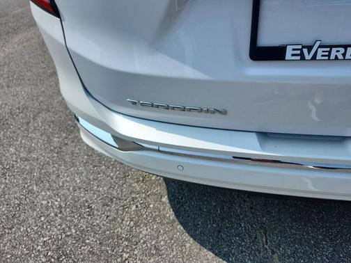 White Frost Tricoat 2024 GMC Terrain Denali