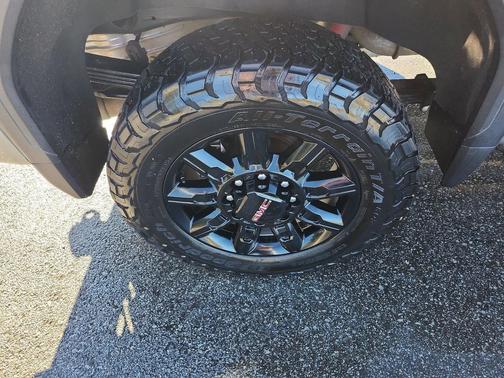 2025 GMC Sierra 2500 AT4