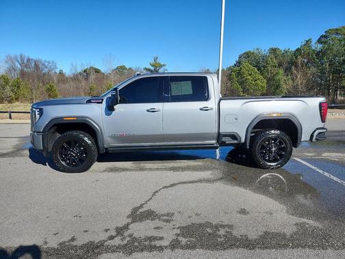 2025 GMC Sierra 2500 AT4