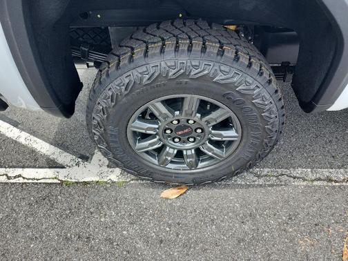 Summit White 2026 GMC Sierra 1500 AT4X