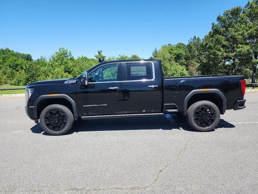 Onyx Black 2026 GMC Sierra 2500 Denali