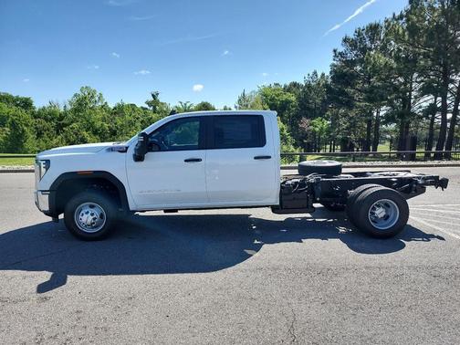 Summit White 2026 GMC Sierra 3500 Base