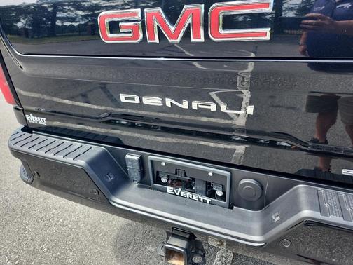 Onyx Black 2025 GMC Sierra 2500 Denali