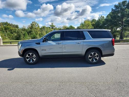2026 GMC Yukon XL 4WD AT4