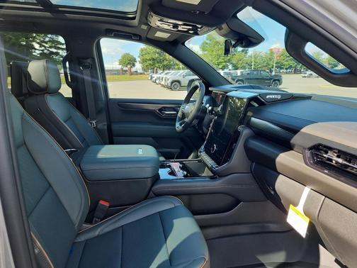 2026 GMC Yukon XL 4WD AT4