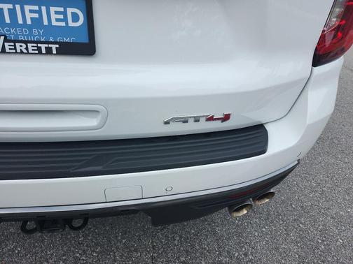 Summit White 2024 GMC Yukon 4WD AT4