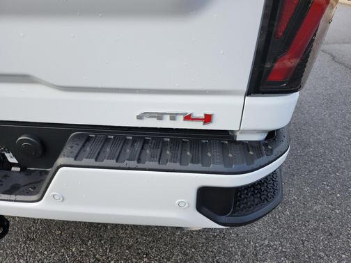 2025 GMC Sierra 2500 AT4